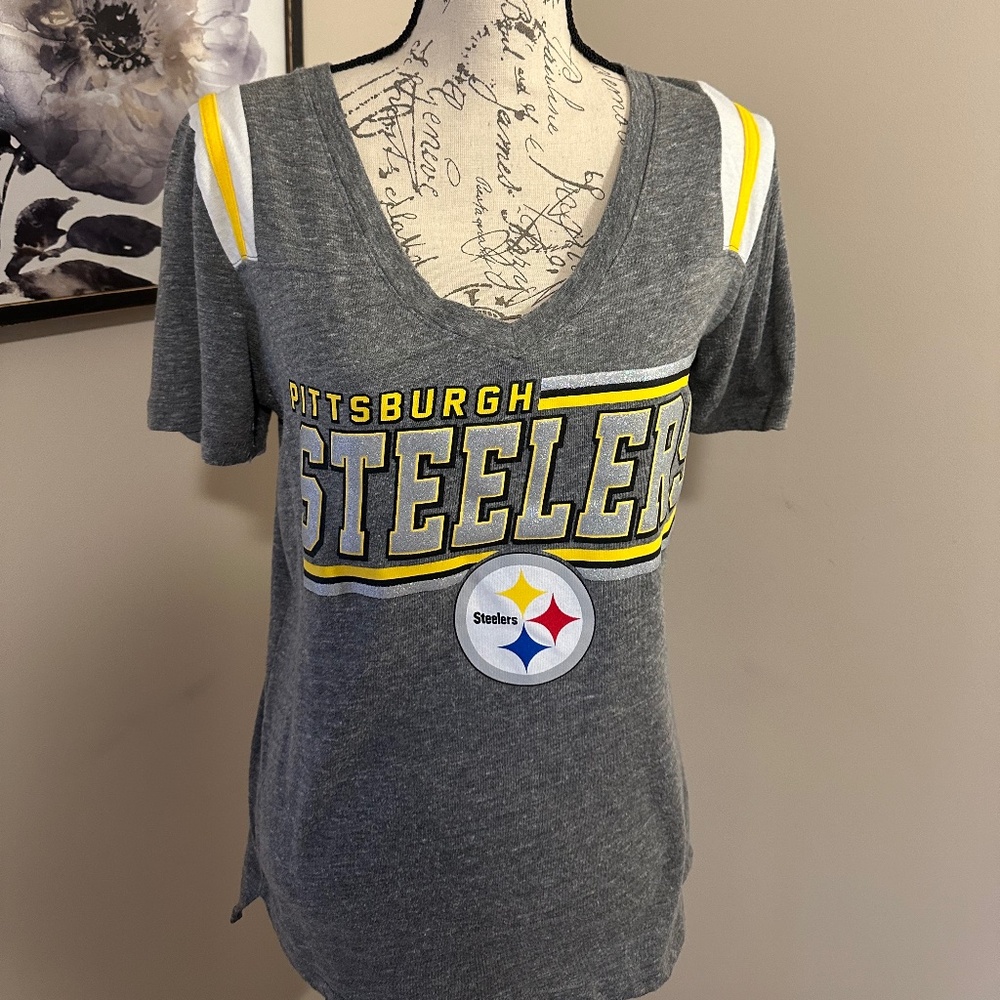 PITTSBURGH STEELERS LADIES V-NECK NFL TEAM APPAREL TEE SZ Large